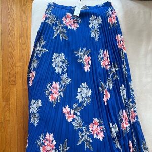 Floral Pleated Blue Skirt NWT ,Resort/ Vaca Wear!